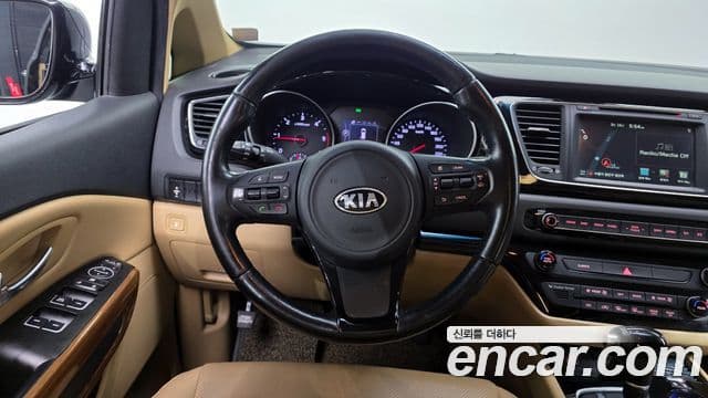 Kia All New Carnival Prestige, 2015 13
