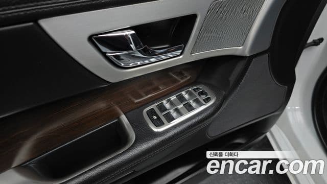 Jaguar New XF X250, 2013 17