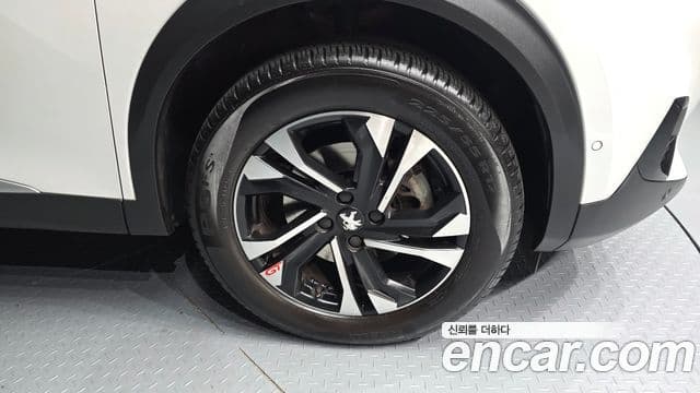 Peugeot e-2008 2세대 EV GT, 2021 все фото