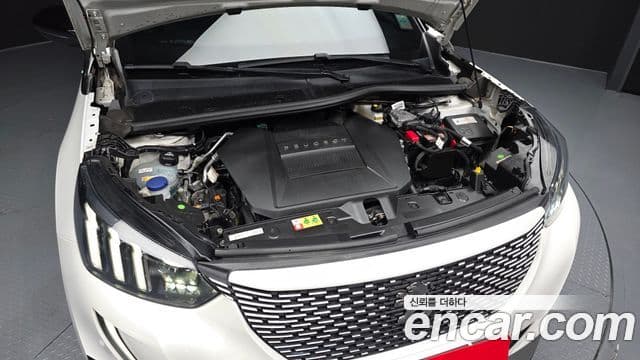 Peugeot e-2008 2세대 EV GT, 2021 6