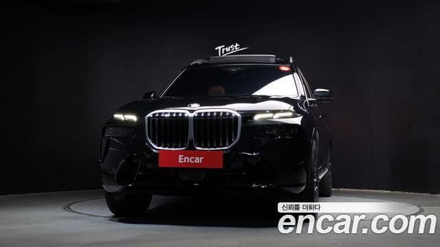BMW X7 (G07) xDrive 40i M Sport 6인승, 2025 3