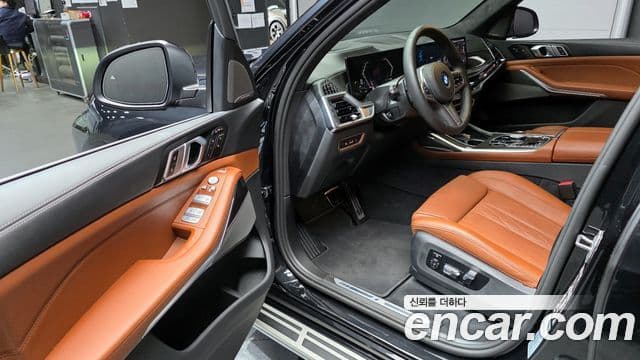 BMW X7 (G07) xDrive 40i M Sport 6인승, 2025 11