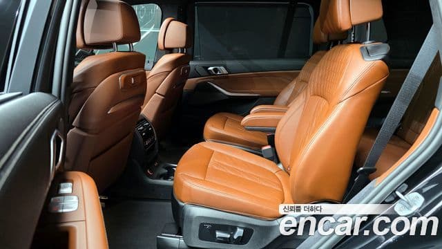 BMW X7 (G07) xDrive 40i M Sport 6인승, 2025 12