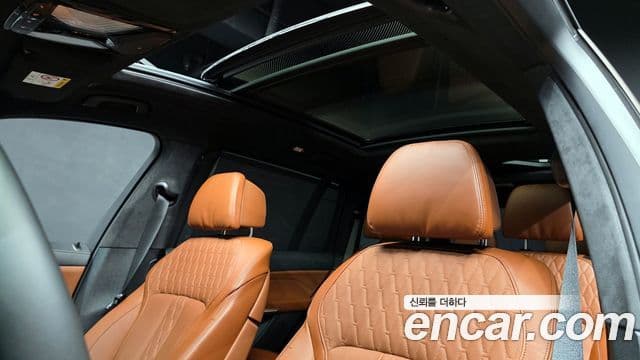BMW X7 (G07) xDrive 40i M Sport 6인승, 2025 19