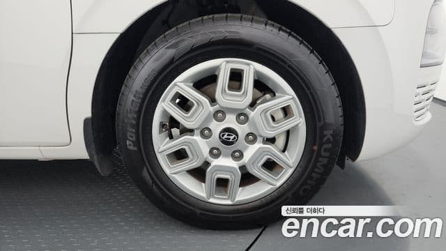 Hyundai Staria Modern, 2025 все фото