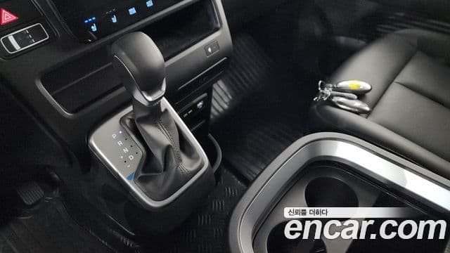 Hyundai Staria Modern, 2025 9