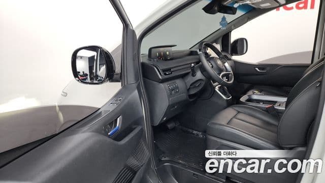Hyundai Staria Modern, 2025 10