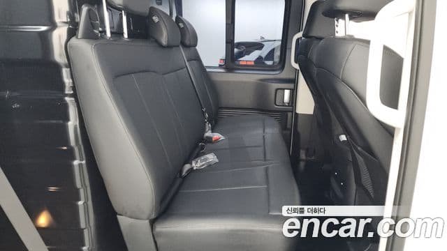 Hyundai Staria Modern, 2025 12