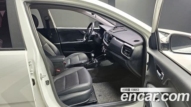 Kia Stonic Trendy, 2018 11