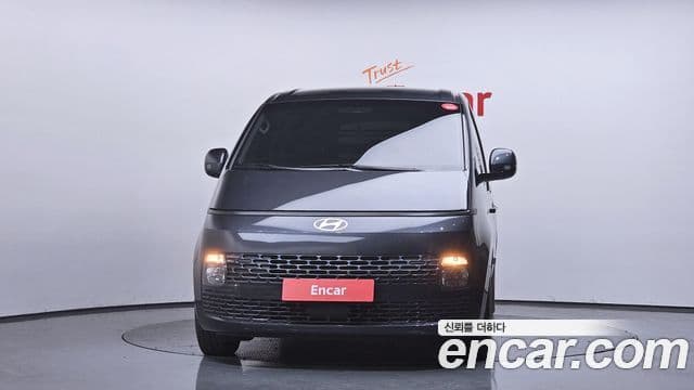 Hyundai Staria Modern, 2025 3
