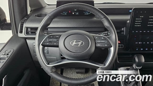Hyundai Staria Modern, 2025 13