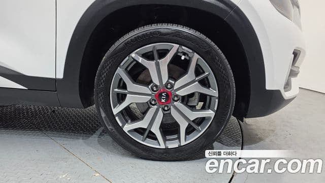 Kia Seltos Signature, 2022 все фото