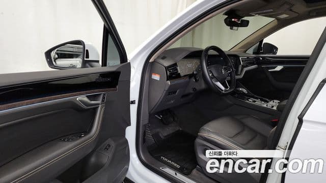 Volkswagen Touareg 3세대 Prestige, 2023 10