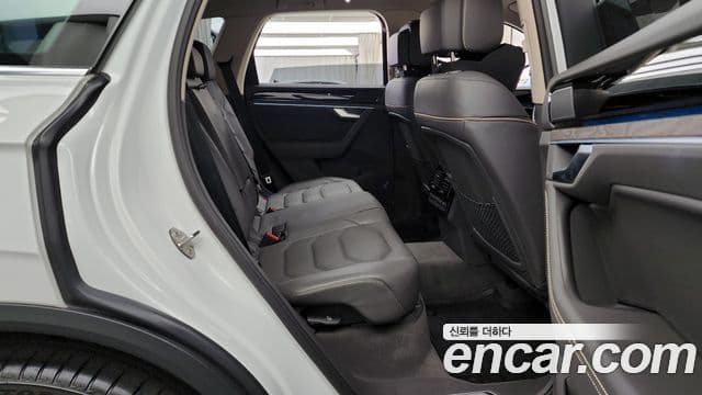 Volkswagen Touareg 3세대 Prestige, 2023 12
