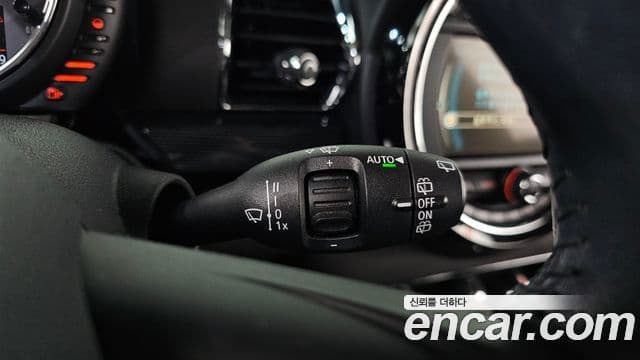 Mini Cooper 클럽맨 2세대, 2017 15