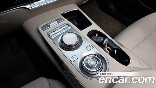 Genesis GV70, 2022 9