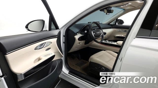 Genesis GV70, 2022 10