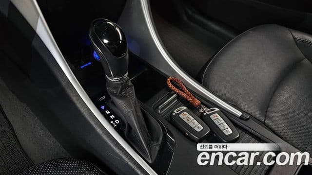 Hyundai Sonata гибрид Premier, 2012 9