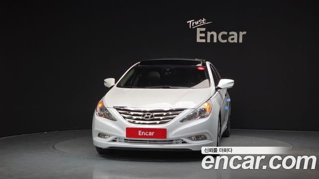 Hyundai YF Sonata топовая версия, 2012 3