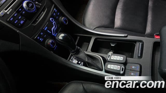 Hyundai YF Sonata топовая версия, 2012 9