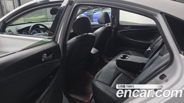 Hyundai YF Sonata топовая версия, 2012 11