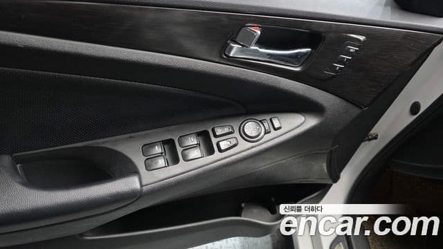 Hyundai YF Sonata топовая версия, 2012 14