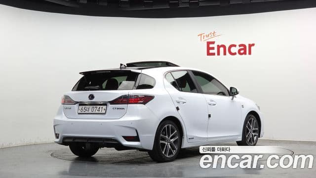 Lexus CT200h ZWA10, 2016 2