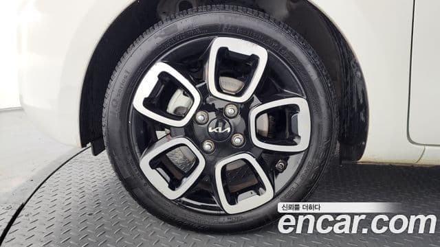 Kia The / новый New Ray Signature, 2022 все фото