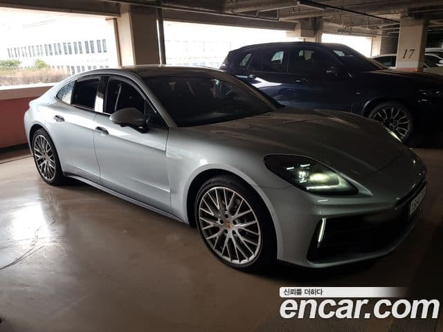 Porsche Panamera (976), 2025 3