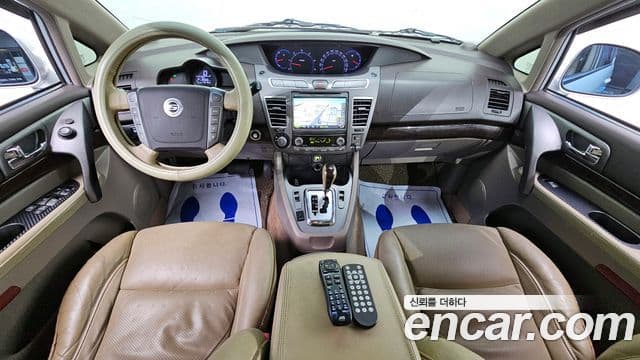 KG모빌리티(SsangYong) Korando 투리스모 4WD Chateau 9인승, 2014 7