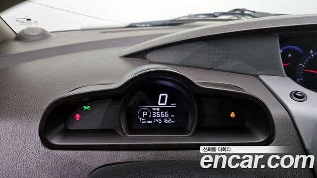 KG모빌리티(SsangYong) Korando 투리스모 4WD Chateau 9인승, 2014 8