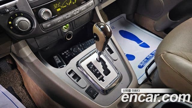 KG모빌리티(SsangYong) Korando 투리스모 4WD Chateau 9인승, 2014 9