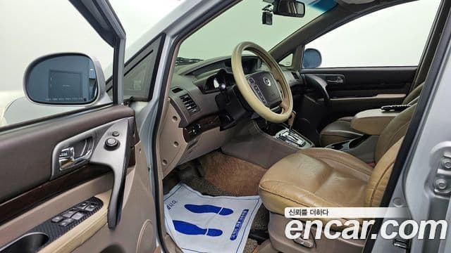 KG모빌리티(SsangYong) Korando 투리스모 4WD Chateau 9인승, 2014 10