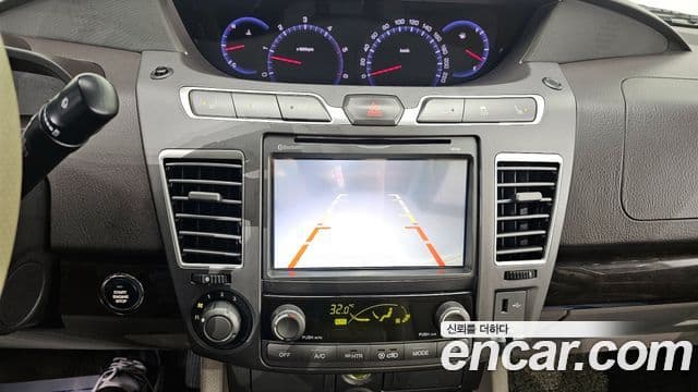 KG모빌리티(SsangYong) Korando 투리스모 4WD Chateau 9인승, 2014 17