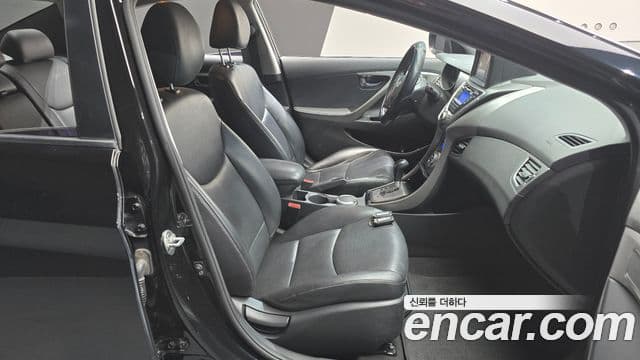 Hyundai Avante MD Modern, 2013 10