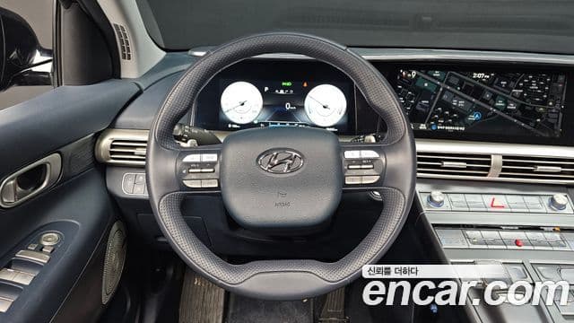 Hyundai NEXO Premium, 2024 12