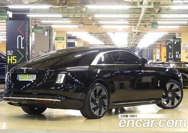 Rolls-Royce Spectre купе, 2025 3