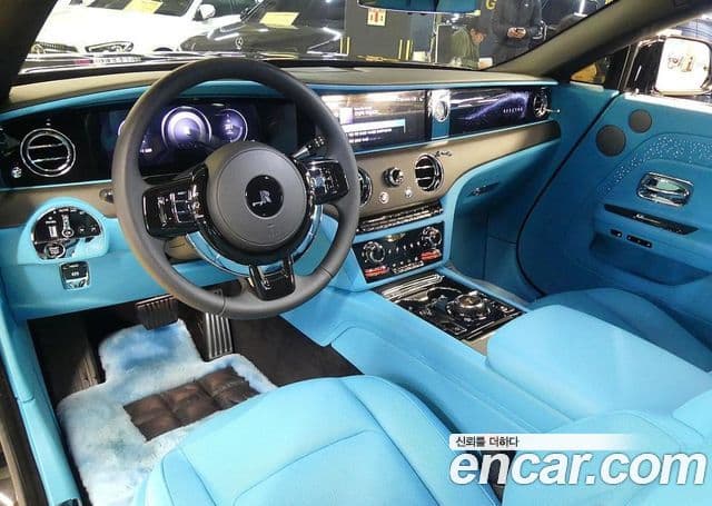 Rolls-Royce Spectre купе, 2025 4