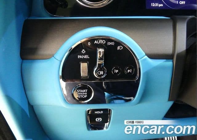 Rolls-Royce Spectre купе, 2025 11