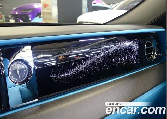 Rolls-Royce Spectre купе, 2025 15