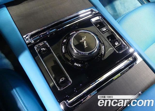 Rolls-Royce Spectre купе, 2025 16