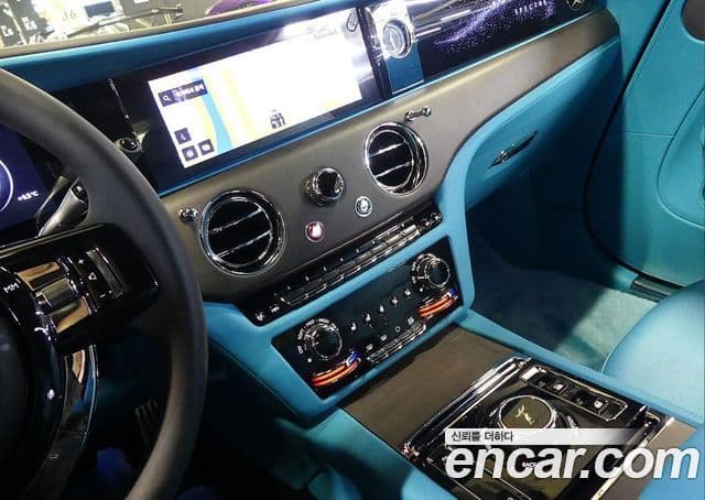 Rolls-Royce Spectre купе, 2025 18