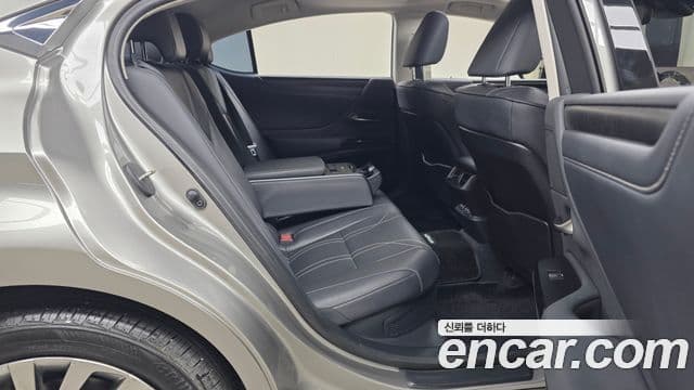 Lexus ES300h 7세대 Luxury Plus, 2023 12