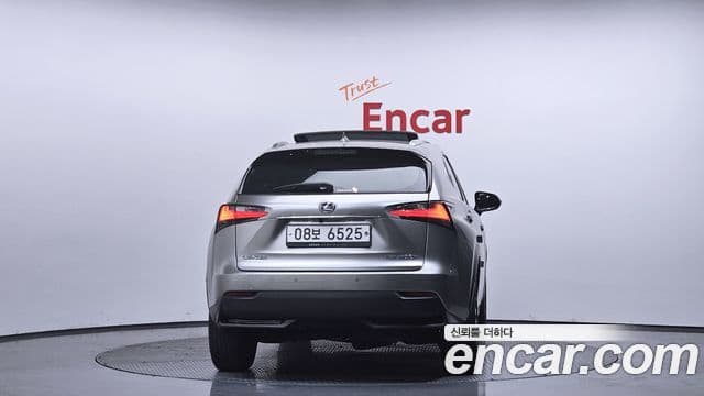 Lexus NX300h Supreme, 2017 4