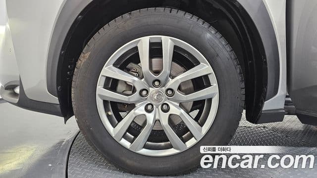 Lexus NX300h Supreme, 2017 все фото