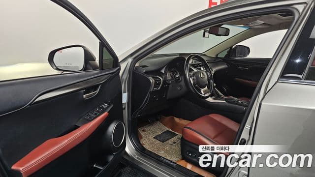 Lexus NX300h Supreme, 2017 10