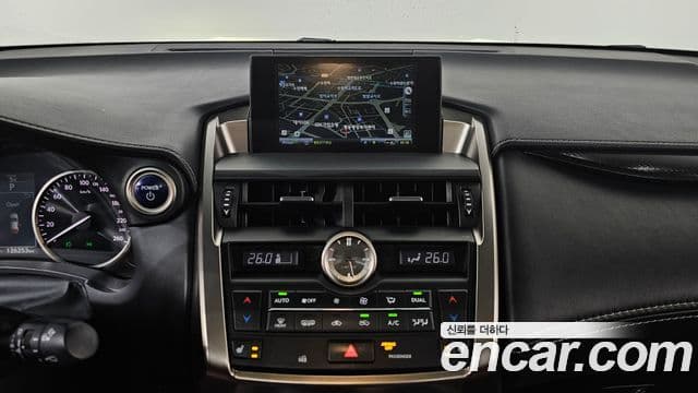 Lexus NX300h Supreme, 2017 16