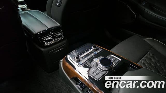 Genesis EQ900 Prestige, 2018 18