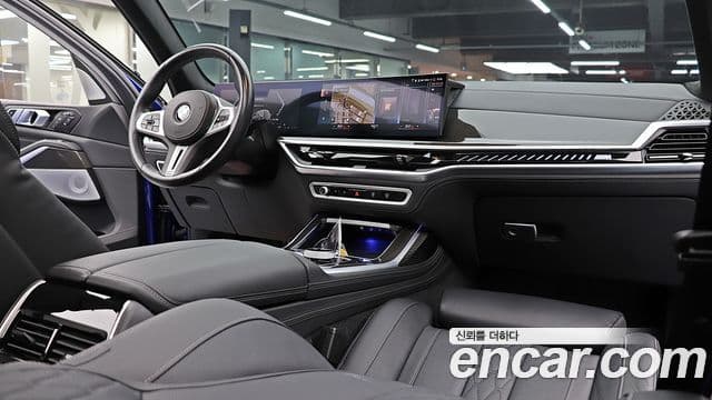BMW X7 (G07) M60i xDrive first Edition 6인승, 2023 7