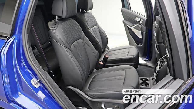 BMW X7 (G07) M60i xDrive first Edition 6인승, 2023 13